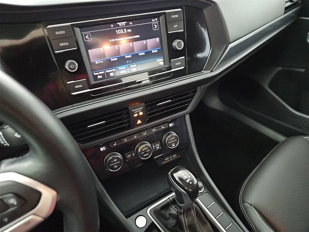 Thumbnail: 2024 Volkswagen Jetta - 16