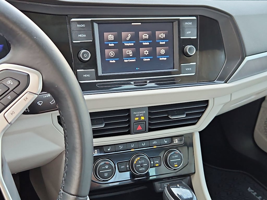 Thumbnail: 2023 Volkswagen Jetta - 15