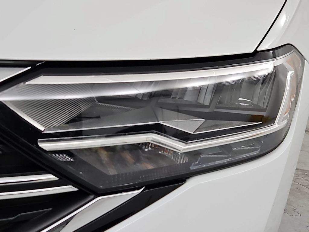 Thumbnail: 2023 Volkswagen Jetta - 24