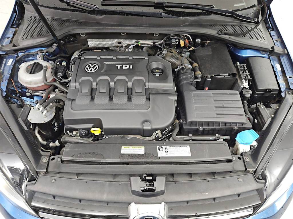 2015 Volkswagen Golf SEL 9