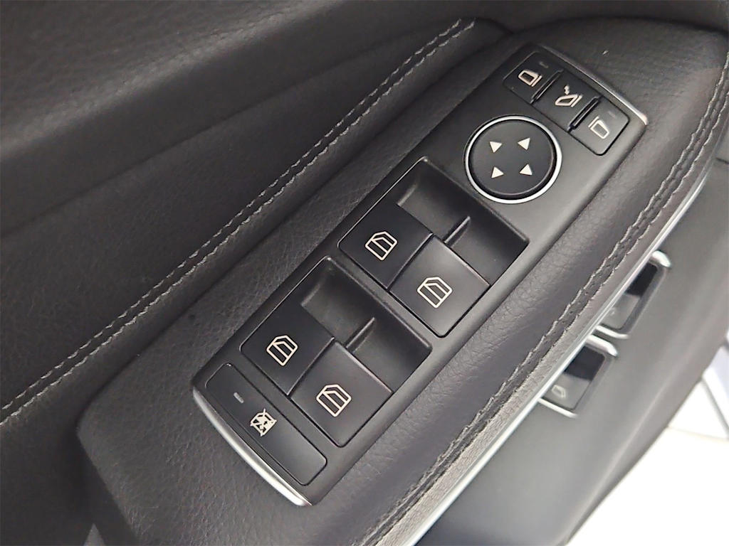 Thumbnail: 2017 Mercedes-Benz GLS - 27