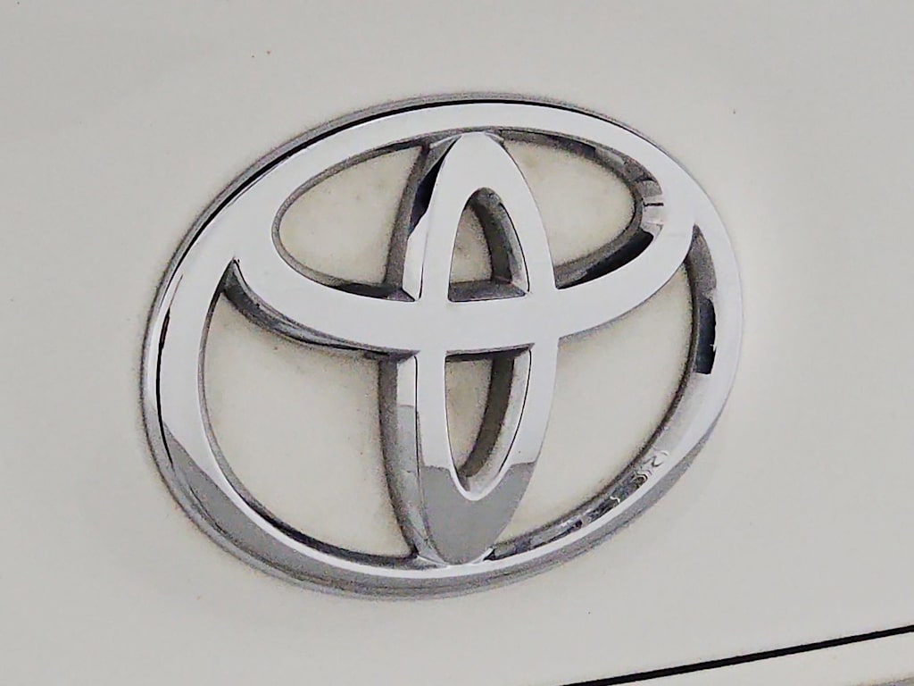 Thumbnail: 2018 Toyota Camry - 7