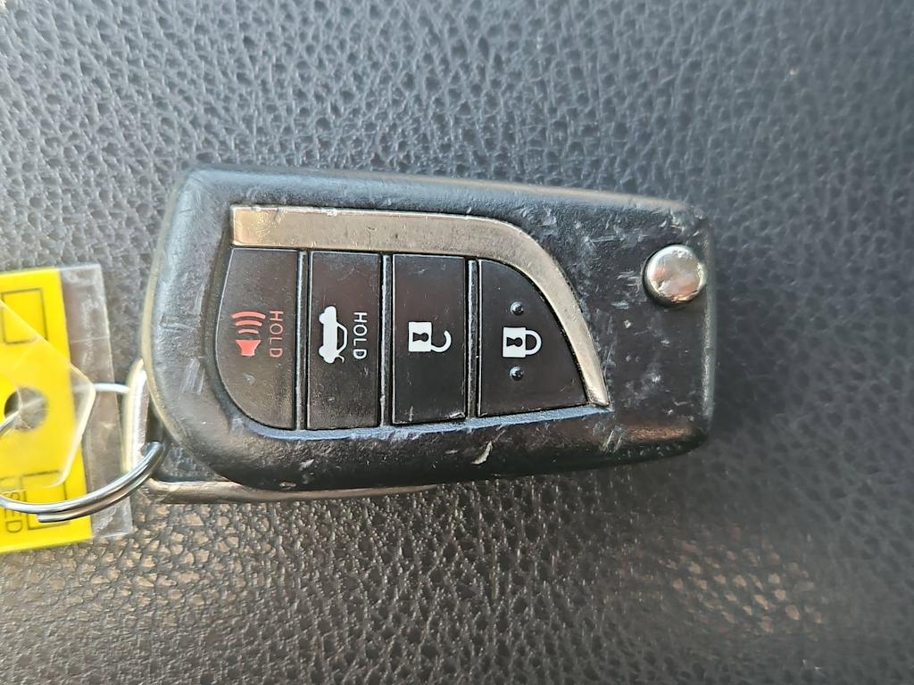 Thumbnail: 2018 Toyota Camry - 19