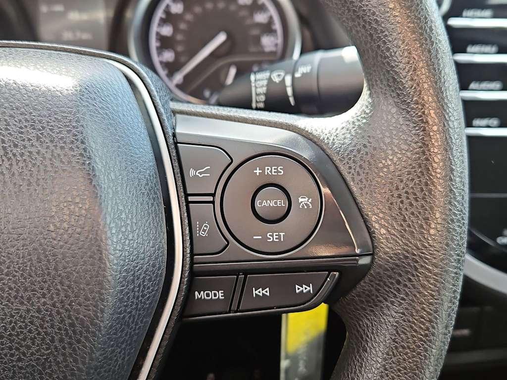 Thumbnail: 2018 Toyota Camry - 30