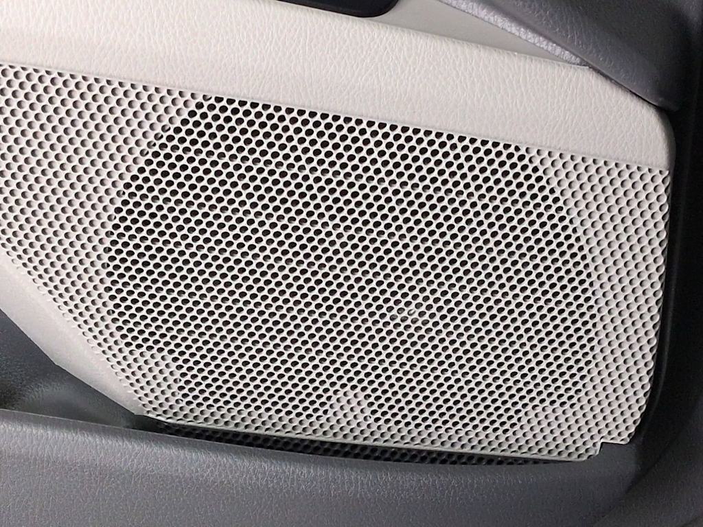 Thumbnail: 2019 Toyota Camry - 30