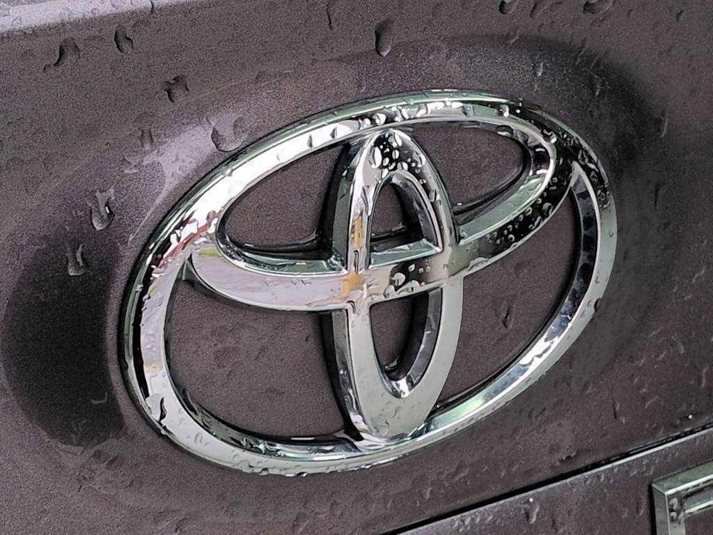 Thumbnail: 2019 Toyota Camry - 7