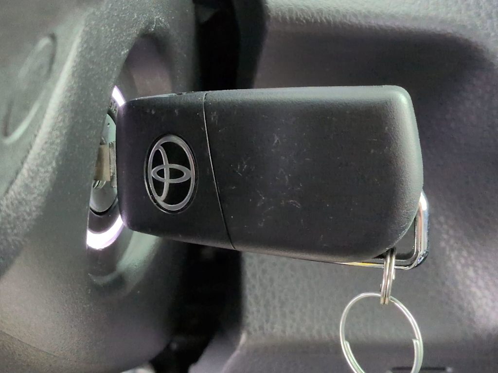 Thumbnail: 2019 Toyota Camry - 34