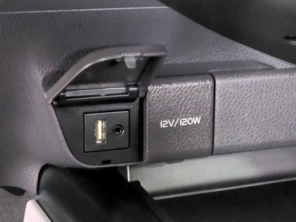 Thumbnail: 2019 Toyota Camry - 31