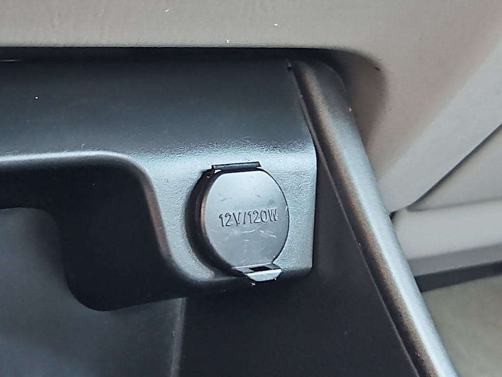 Thumbnail: 2004 Toyota Camry - 32