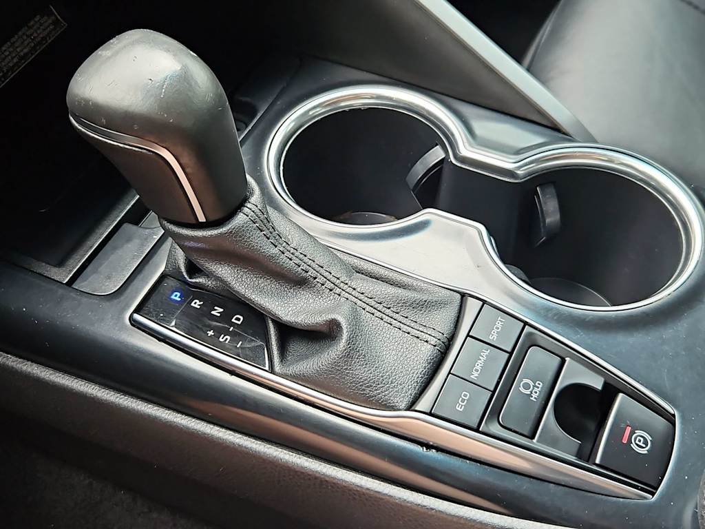 Thumbnail: 2020 Toyota Camry - 33