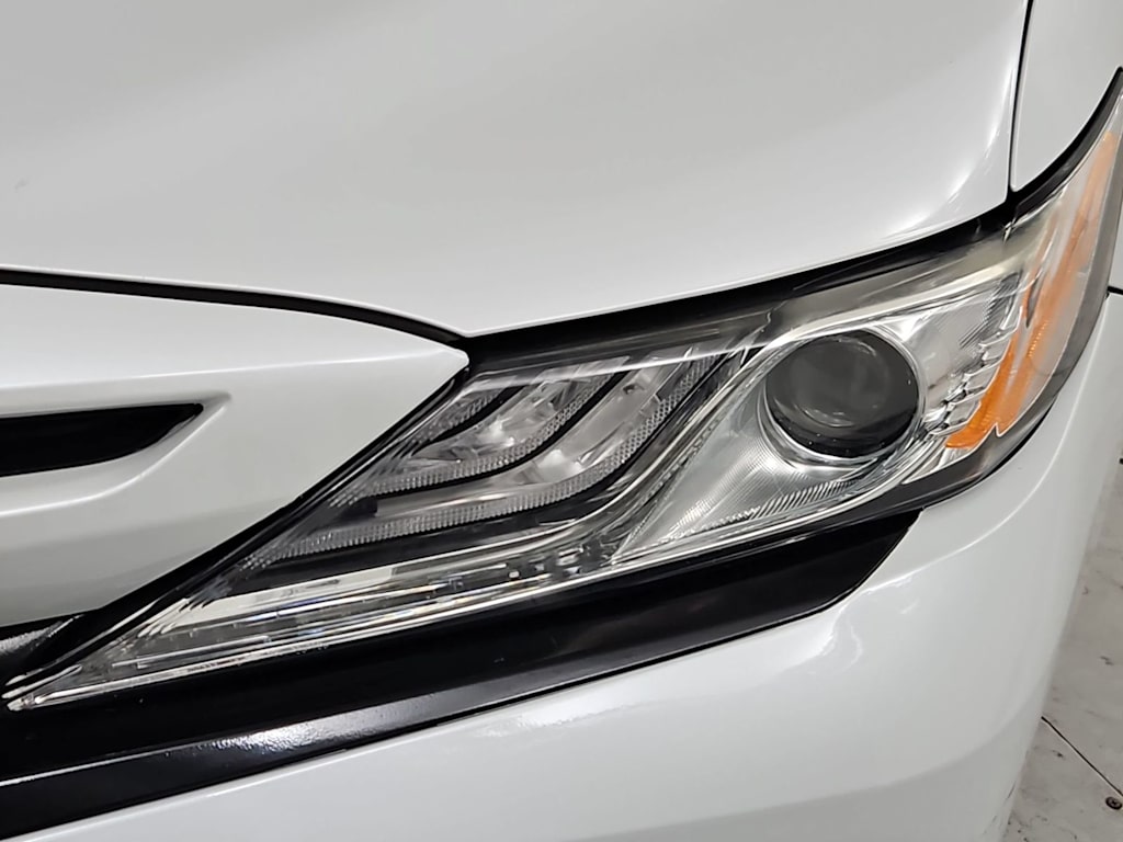 Thumbnail: 2020 Toyota Camry - 23