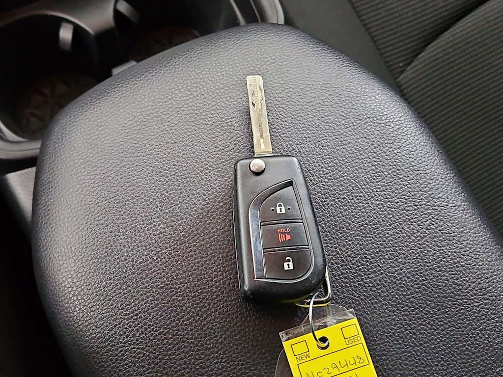 Thumbnail: 2021 Toyota RAV4 - 20