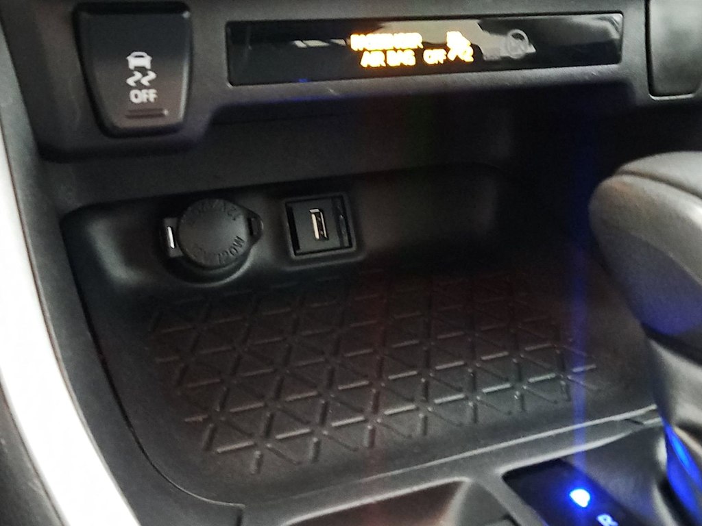 Thumbnail: 2021 Toyota RAV4 - 41