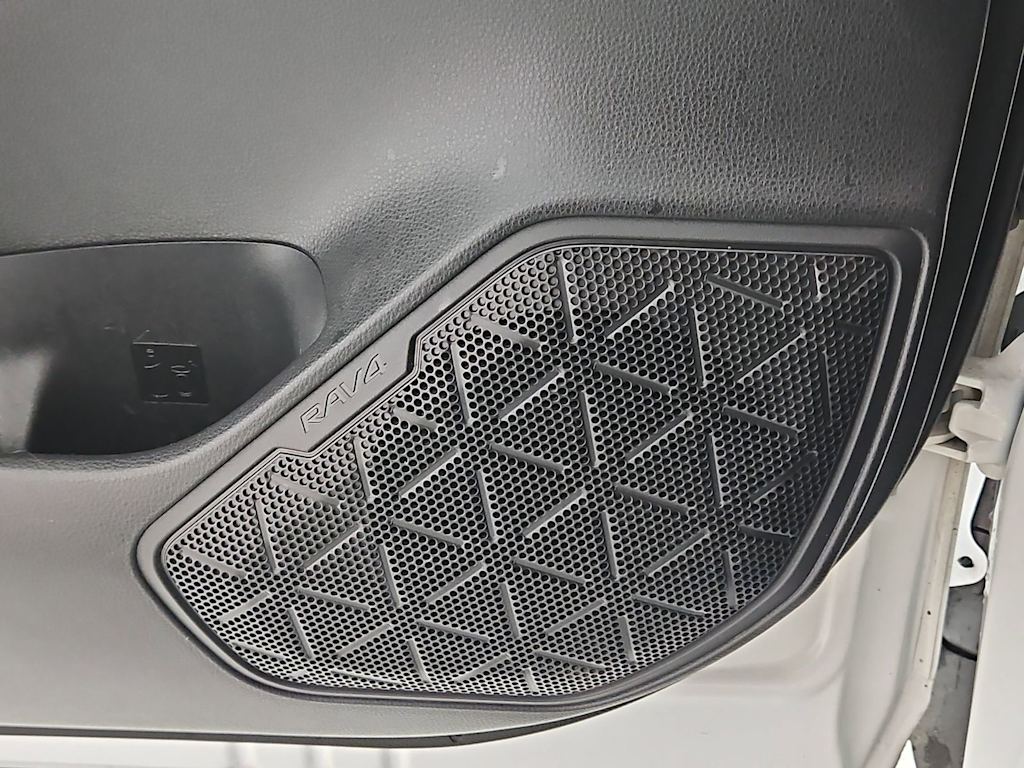 Thumbnail: 2021 Toyota RAV4 - 40