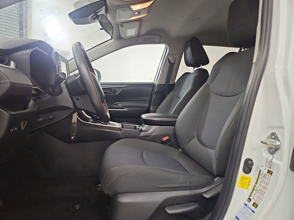 Thumbnail: 2021 Toyota RAV4 - 11