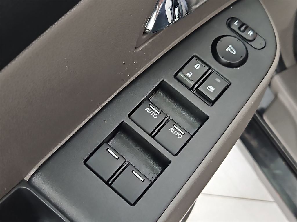 Thumbnail: 2015 Honda Odyssey - 25