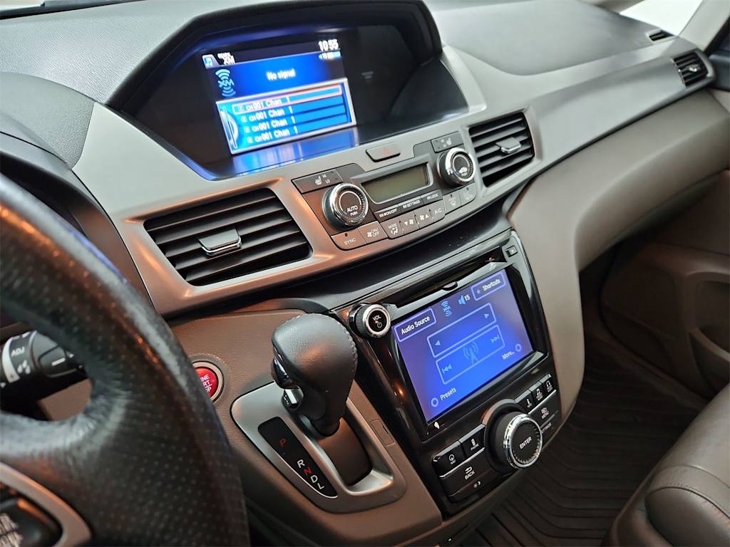 Thumbnail: 2015 Honda Odyssey - 15