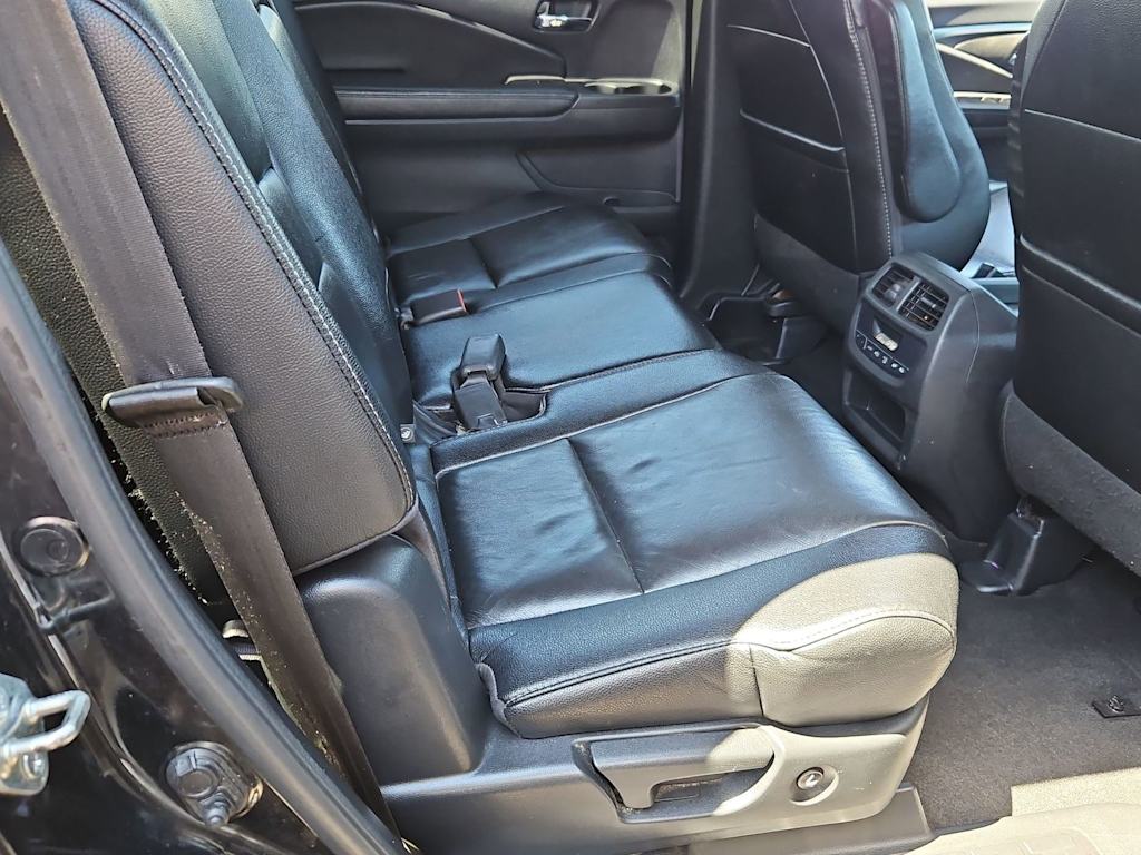 Thumbnail: 2017 Honda Pilot - 12