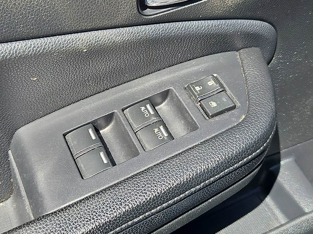 Thumbnail: 2017 Honda Pilot - 27
