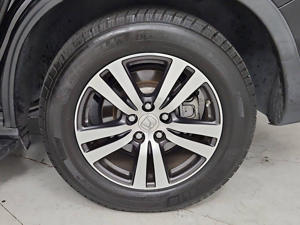 Thumbnail: 2017 Honda Pilot - 8