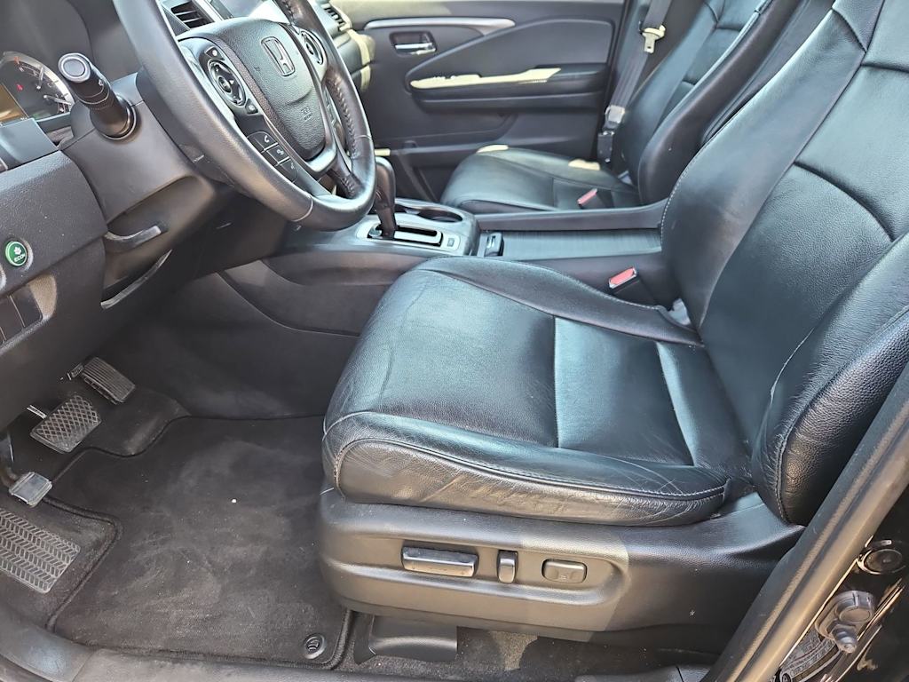Thumbnail: 2017 Honda Pilot - 11