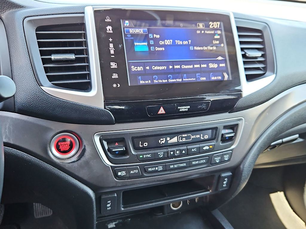 Thumbnail: 2017 Honda Pilot - 16