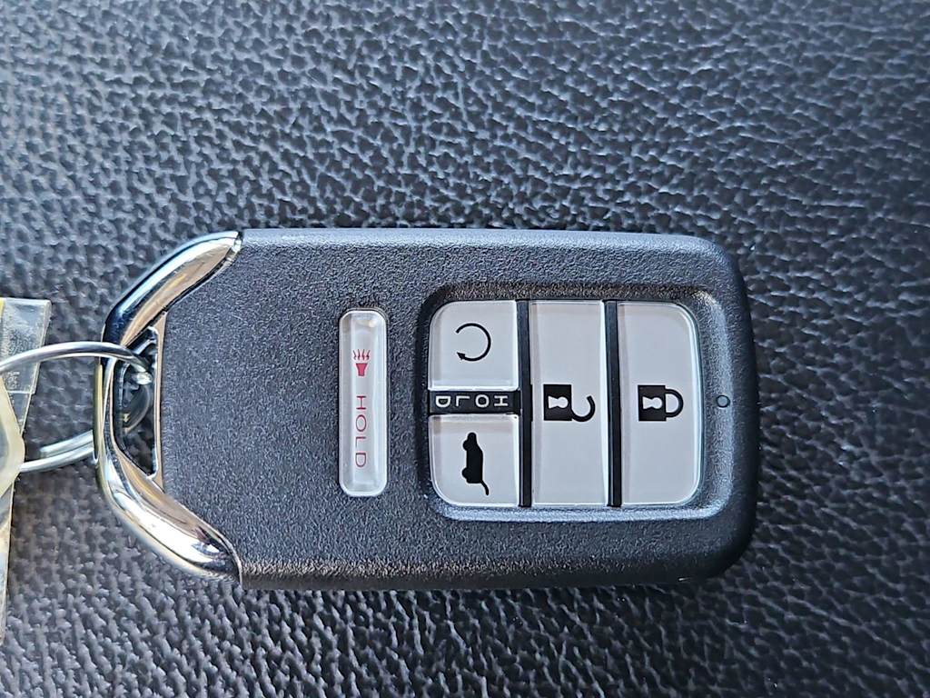 Thumbnail: 2017 Honda Pilot - 20