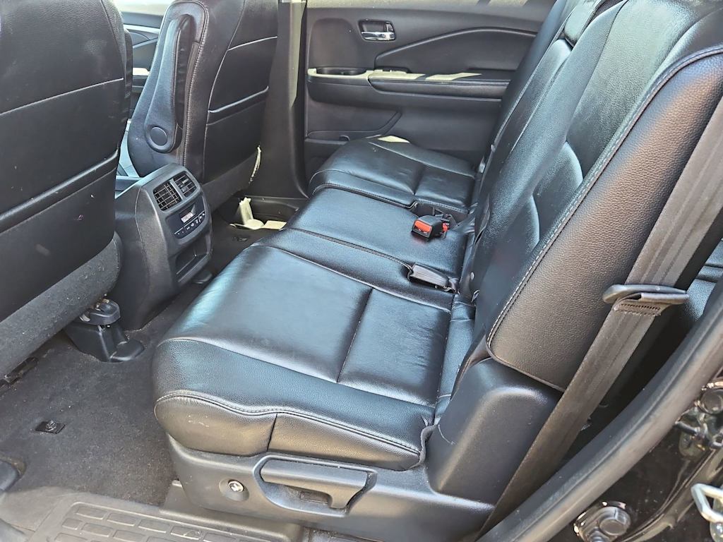 Thumbnail: 2017 Honda Pilot - 13