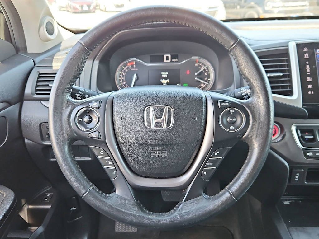 Thumbnail: 2017 Honda Pilot - 14
