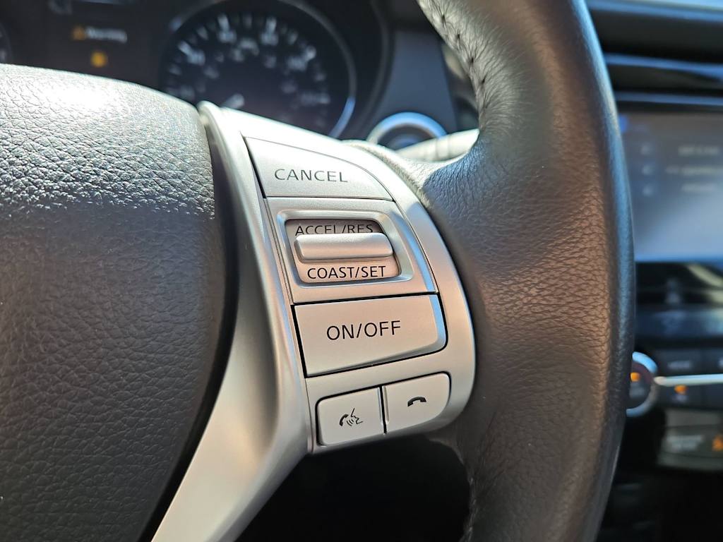 Thumbnail: 2016 Nissan Rogue - 32