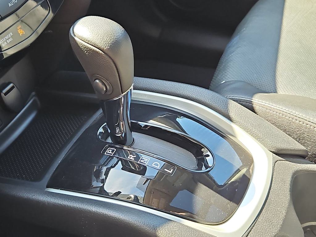 Thumbnail: 2016 Nissan Rogue - 17