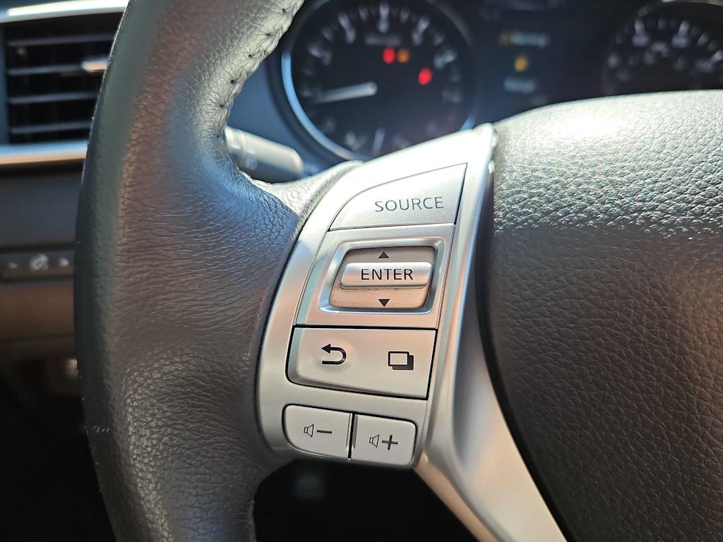Thumbnail: 2016 Nissan Rogue - 31