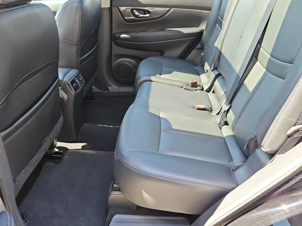 Thumbnail: 2016 Nissan Rogue - 13