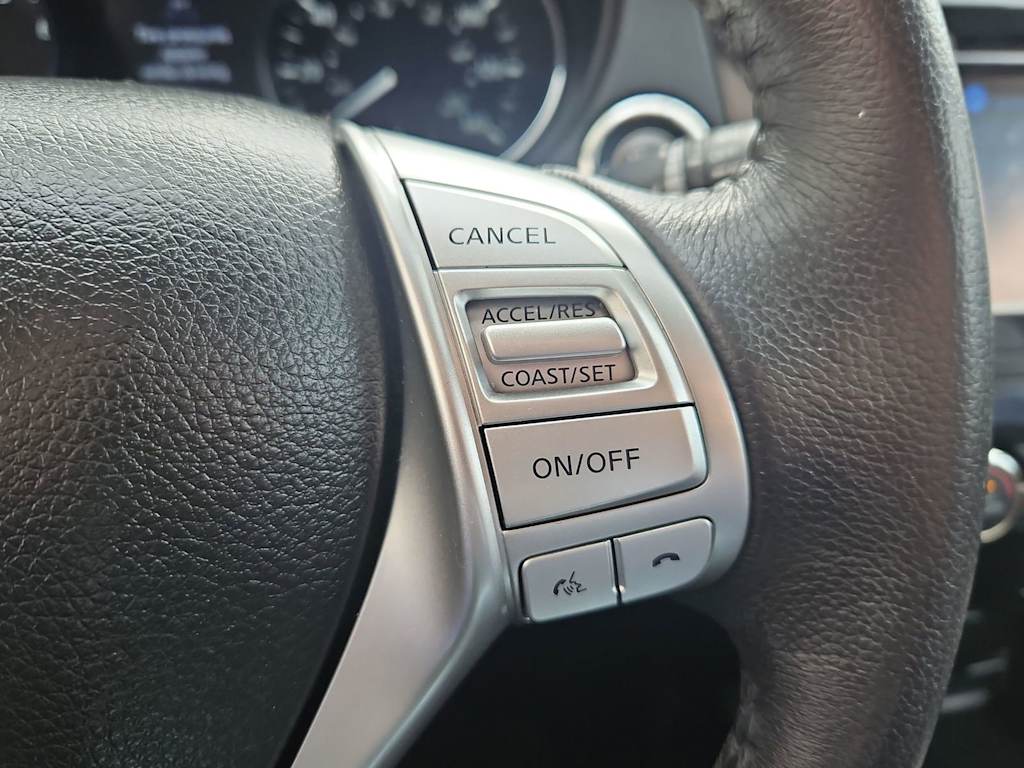 Thumbnail: 2016 Nissan Rogue - 30