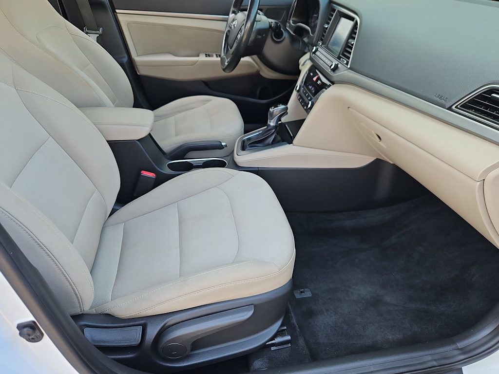 Thumbnail: 2017 Hyundai Elantra - 12