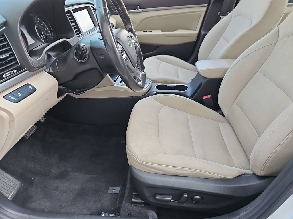 Thumbnail: 2017 Hyundai Elantra - 11