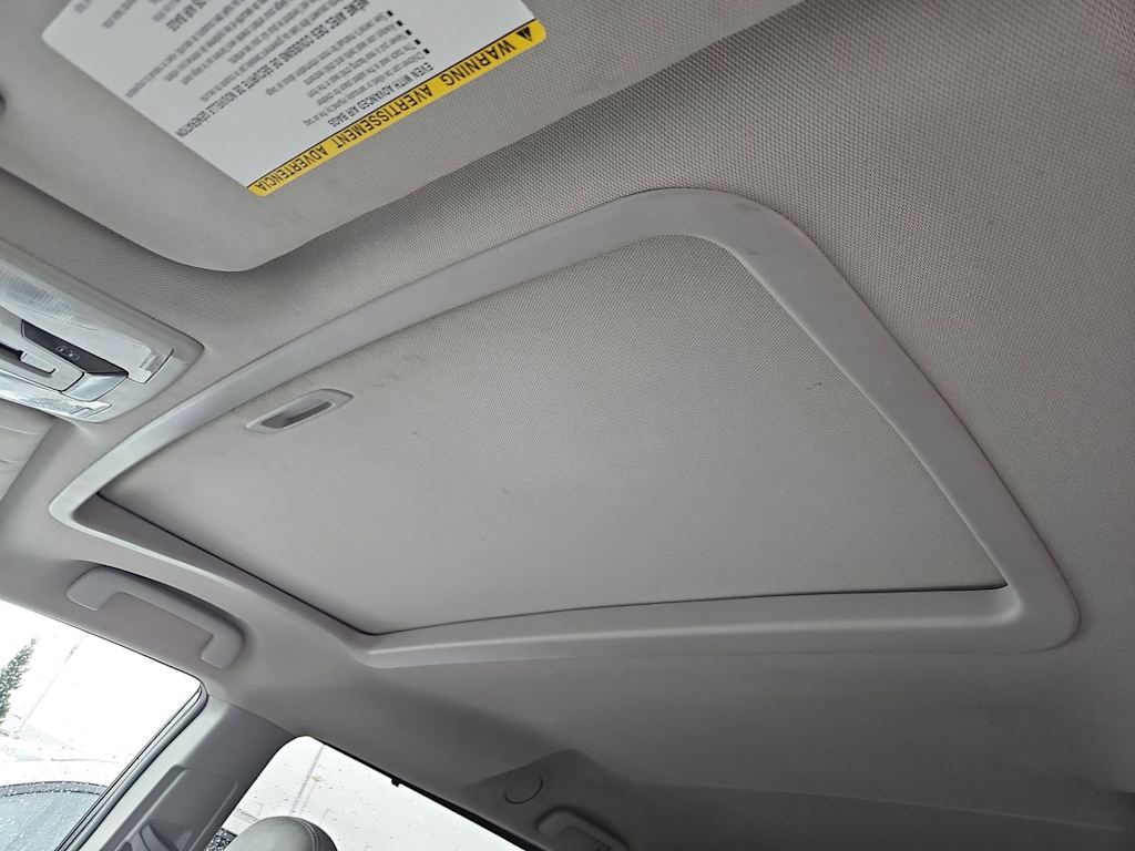Thumbnail: 2017 Toyota Sienna - 28