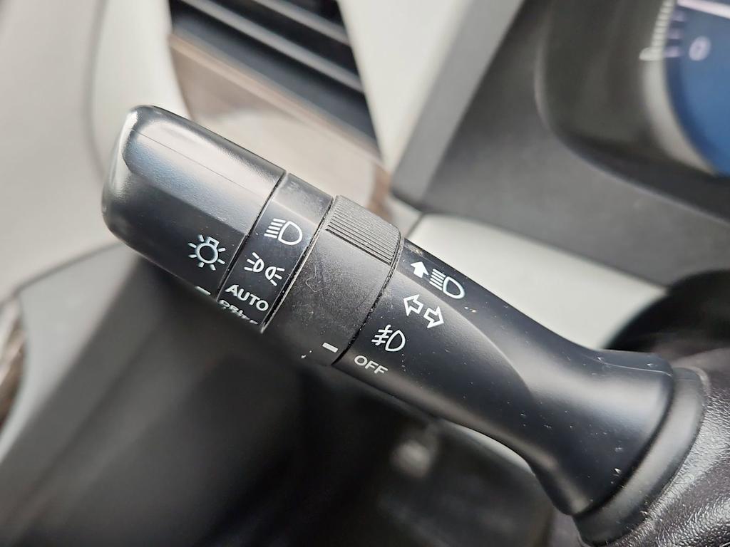 Thumbnail: 2017 Toyota Sienna - 15
