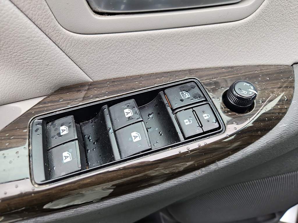 Thumbnail: 2017 Toyota Sienna - 26