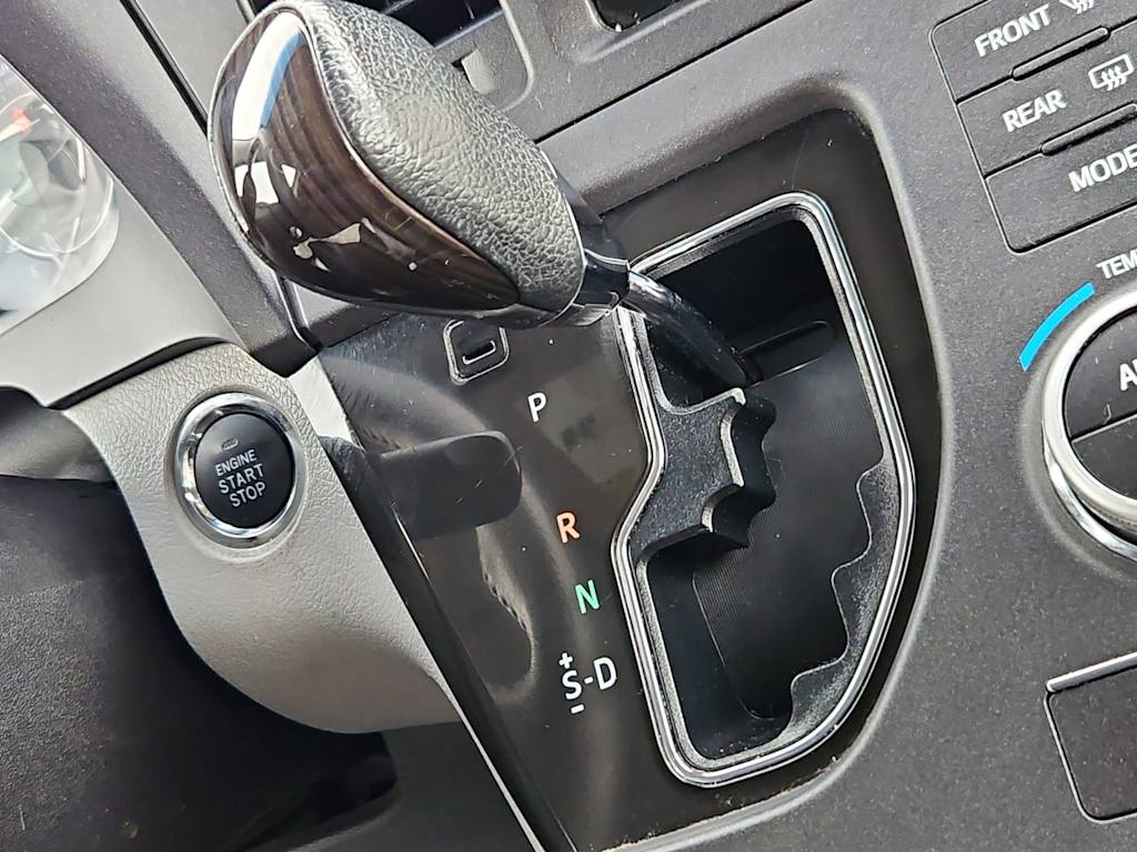 Thumbnail: 2017 Toyota Sienna - 17