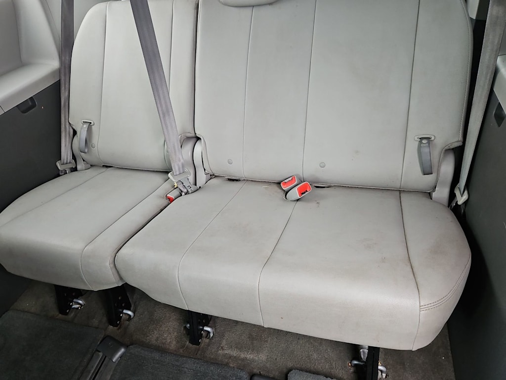 Thumbnail: 2017 Toyota Sienna - 37