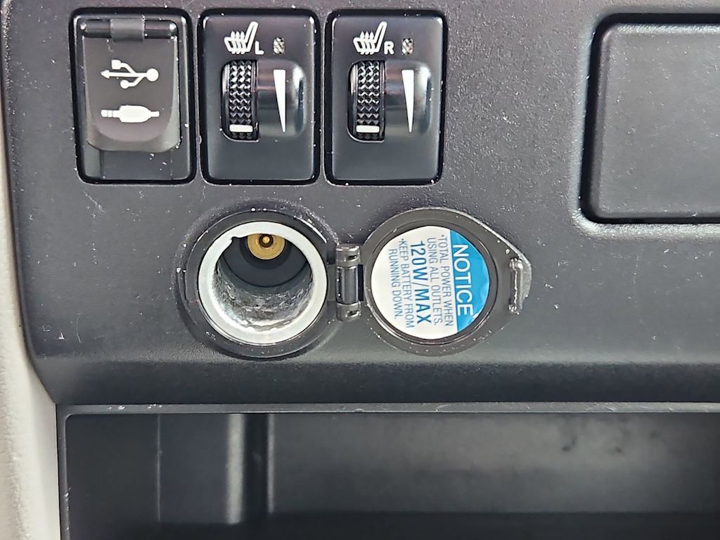 Thumbnail: 2017 Toyota Sienna - 34