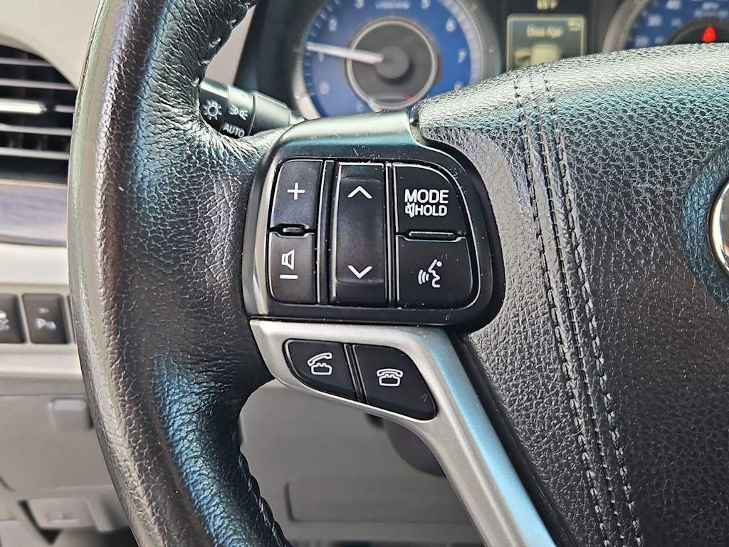 Thumbnail: 2017 Toyota Sienna - 29