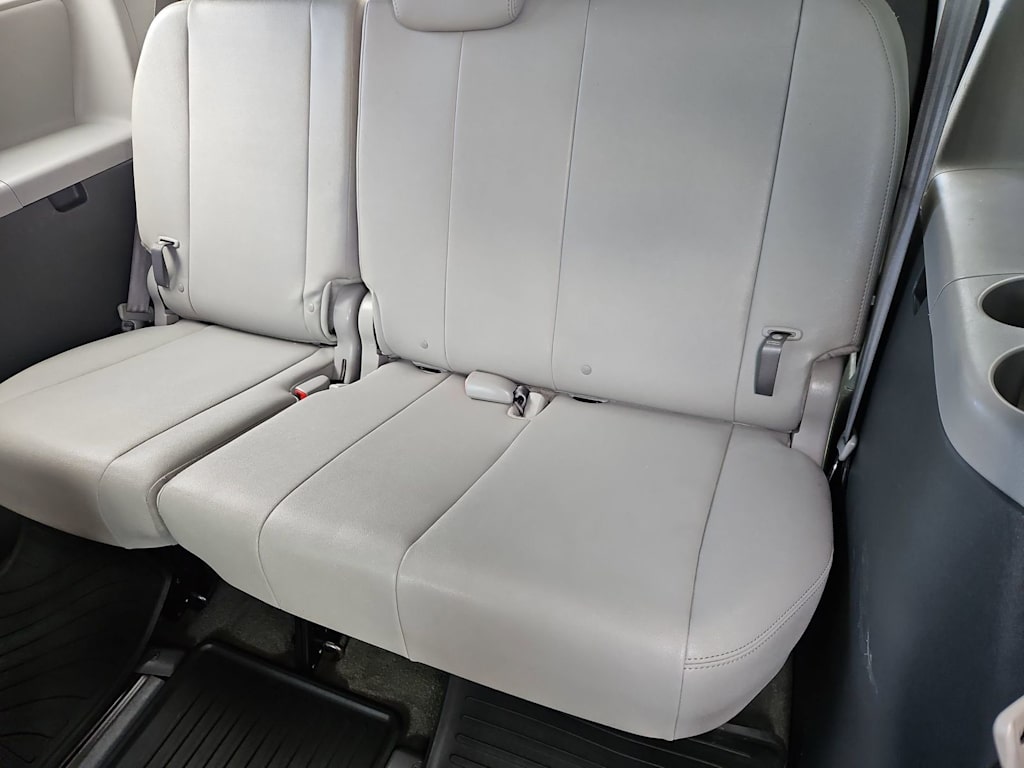 Thumbnail: 2017 Toyota Sienna - 38