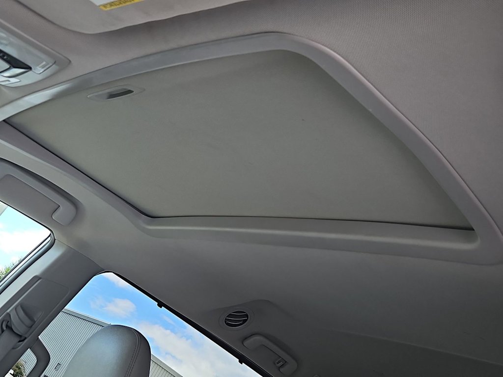 Thumbnail: 2017 Toyota Sienna - 27
