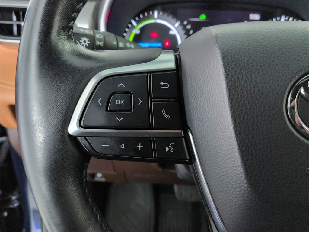 Thumbnail: 2021 Toyota Highlander - 30