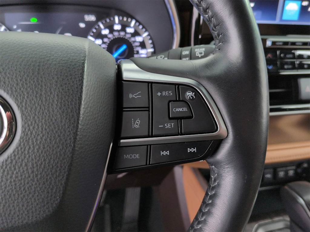 Thumbnail: 2021 Toyota Highlander - 31