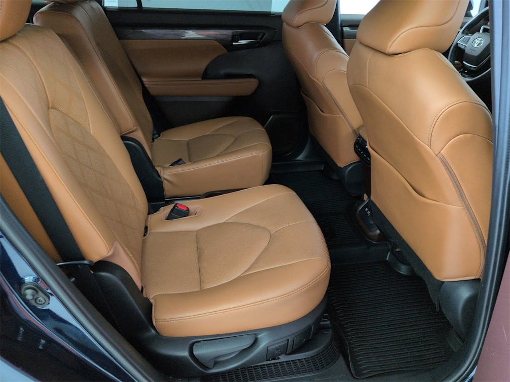 Thumbnail: 2021 Toyota Highlander - 29