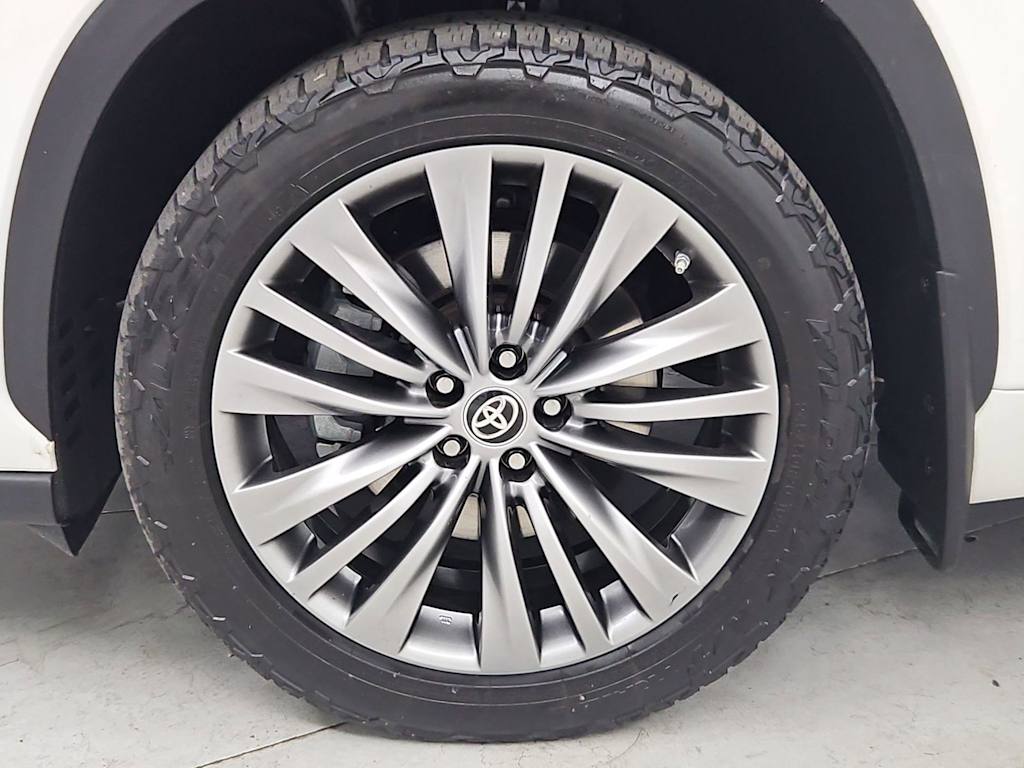 Thumbnail: 2020 Toyota Highlander - 8