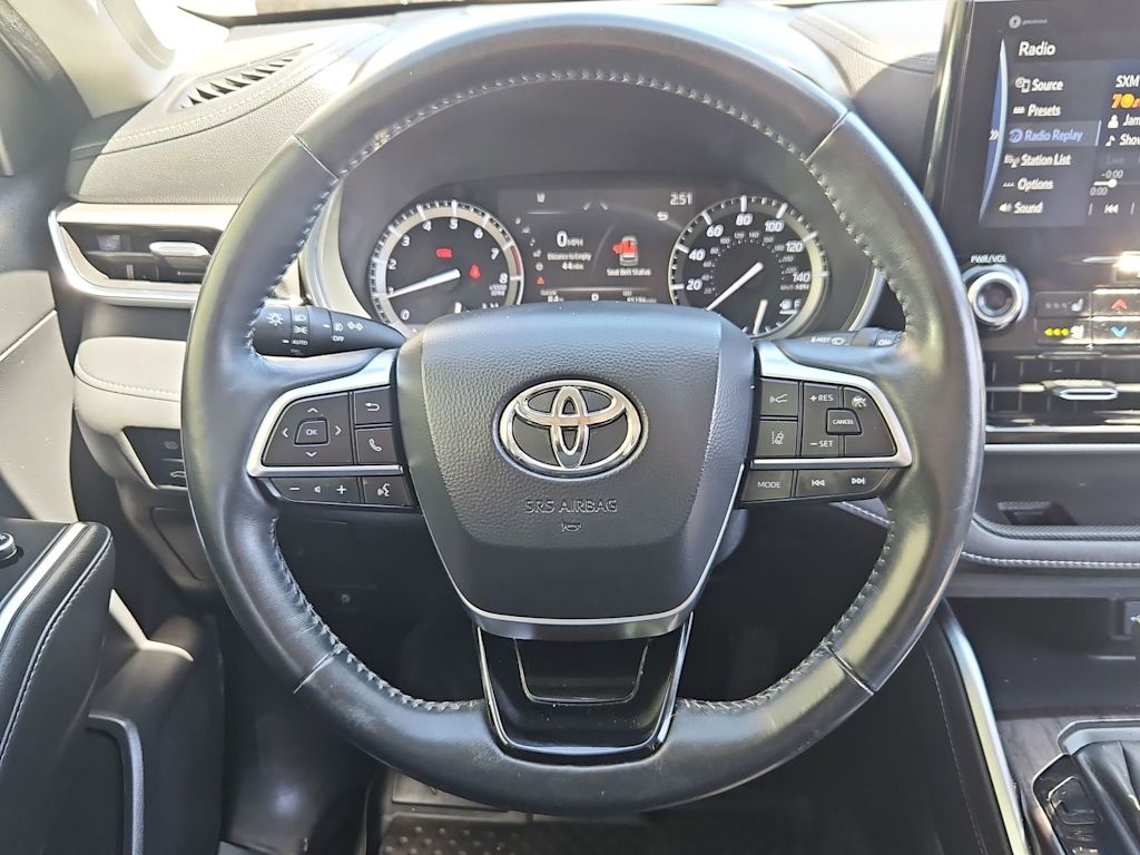 Thumbnail: 2020 Toyota Highlander - 14